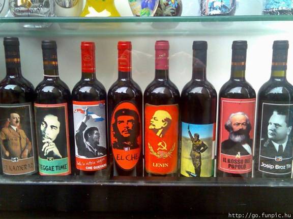 Vina (s leva nadesno: Hitler, Bob Marli, Kastro, Če Gevara, Lenjin, Musolini, Karl Marks i Tito) Vina (s leva nadesno: Hitler, Bob Marli, Kastro, Če Gevara, Lenjin, Musolini, Karl Marks i Tito)