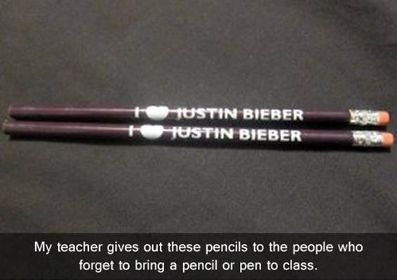 Nastavnik pozajmljuje ove olovke đacima koji zaborave svoje (piše "Volim Džastina Bibera") Džastin Biber olovka