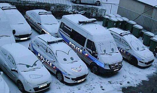 Parking policijske stanice u Parizu Parking policijske stanice u Parizu