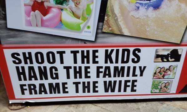 Upucajte (uslikajte) decu, obesite (okačite) porodicu, optužite (uramite) ženu. Fotografska radnja